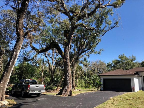 4th image of 3296 Desoto Blvd
