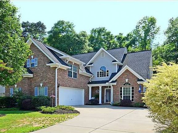 2nd image of 132 Willowbend Ln