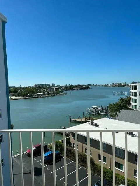 2 bed, 2.0 bath, 1055 sqft, $2,395 — Photo 4