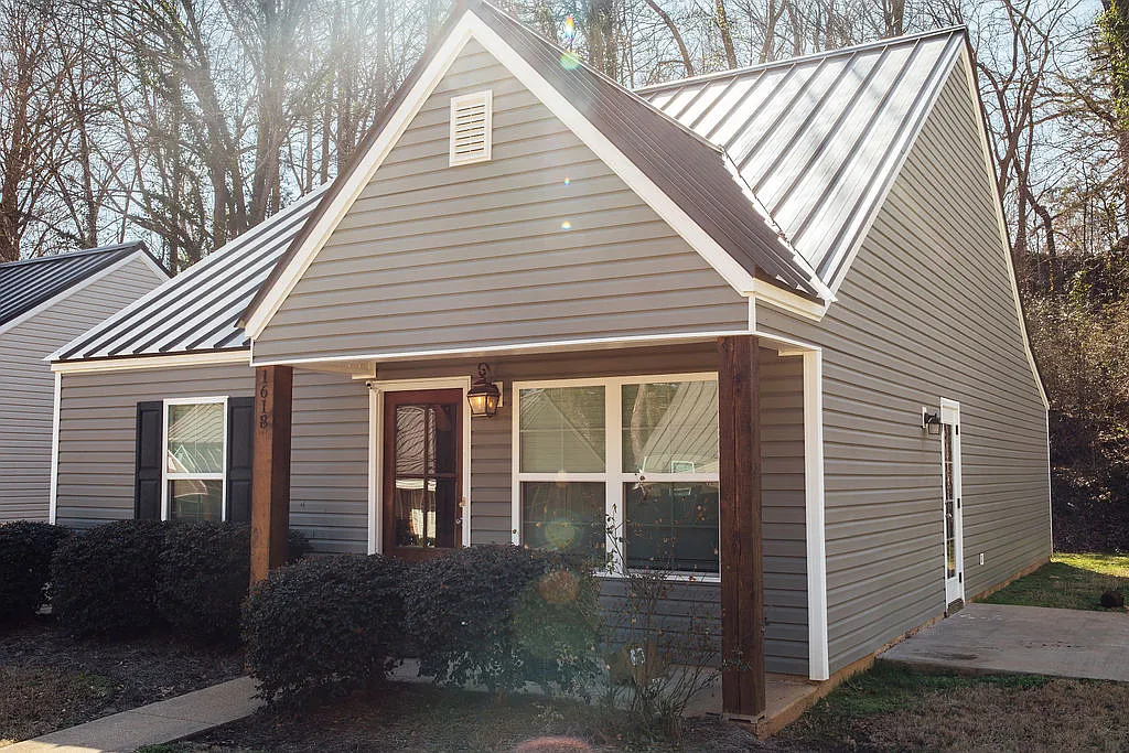 1618 Oxford Place — Photo 1