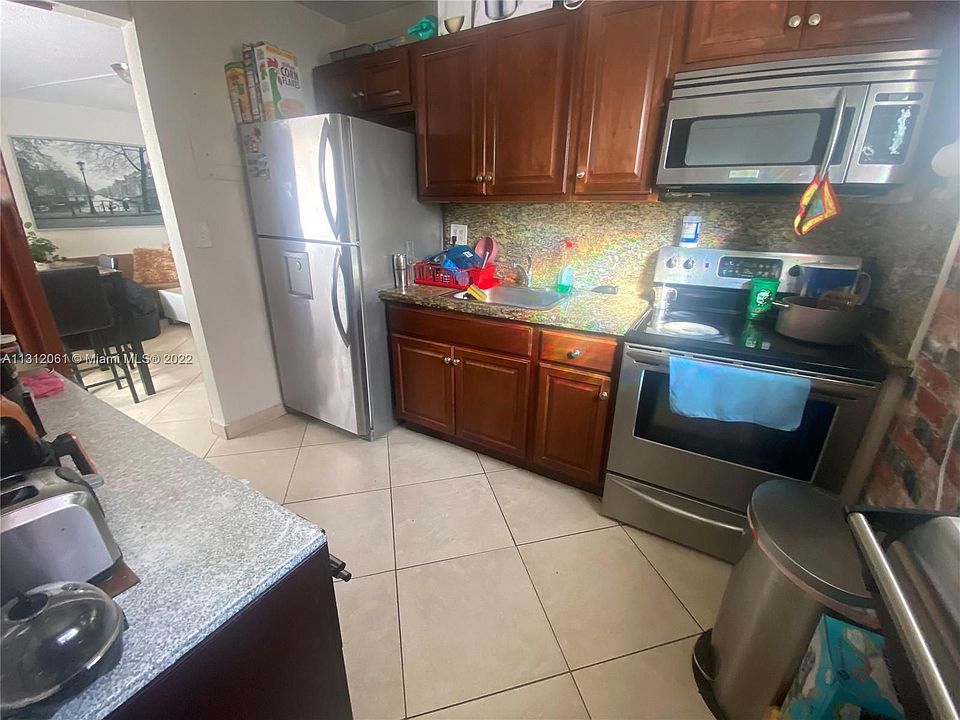 1st image of 3162-3170 SW 16th St #1