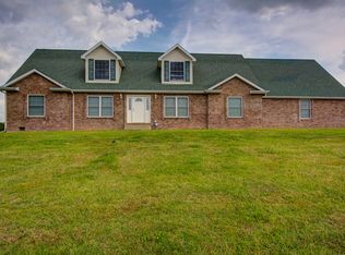 2215 Briarwood Dr, Mansfield, MO 65704