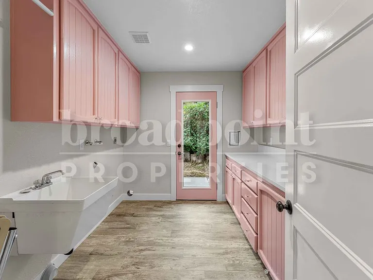 2113 Sleepy Hollow Rd — Photo 28