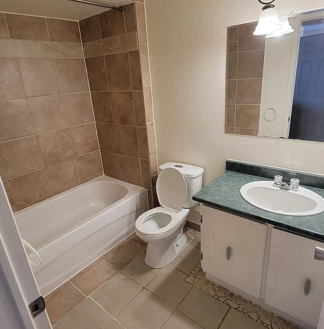 3 bed, $2,499 — Photo 4