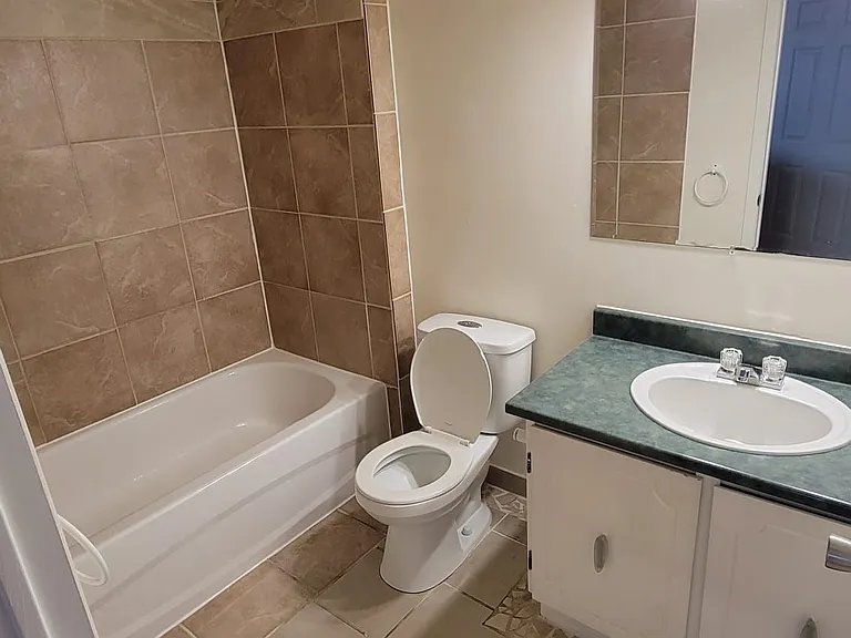 44 Rotherglen Ct — Photo 4