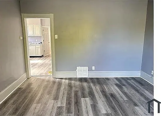 4019 Newark Ave — Photo 7