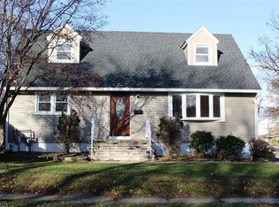 172 Lake Shore Dr, Lake Hiawatha, NJ 07034