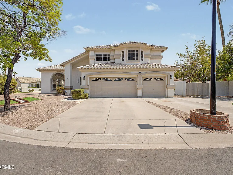 5773 W Shannon St — Photo 2