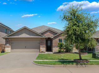1805 Gold Mine Trl, Aubrey, TX 76227