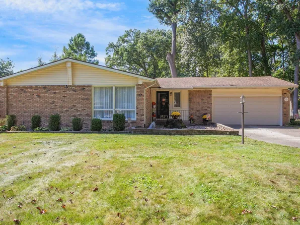 53361 Oakton Dr, South Bend, IN 46635