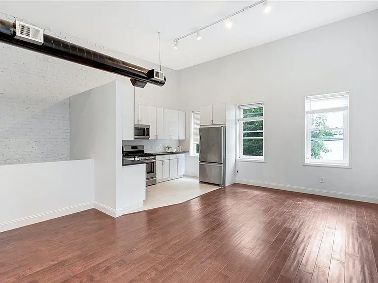 39 Coles St #2 — Photo 6