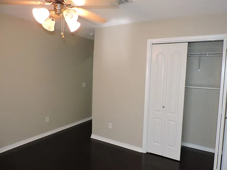 147 Creekview Dr — Photo 15