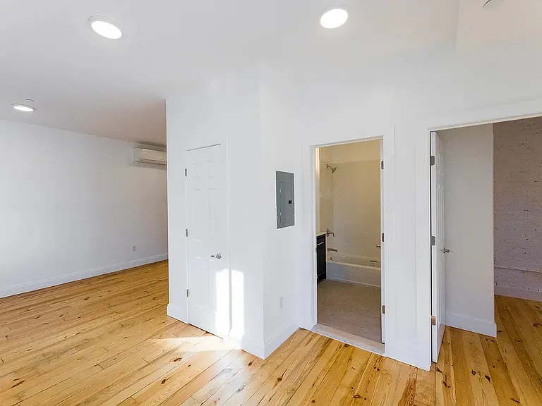 512 W 171st St #3A — Photo 14