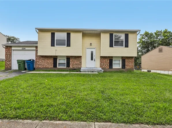 214 Wiesen Ln, Dayton, OH 45439
