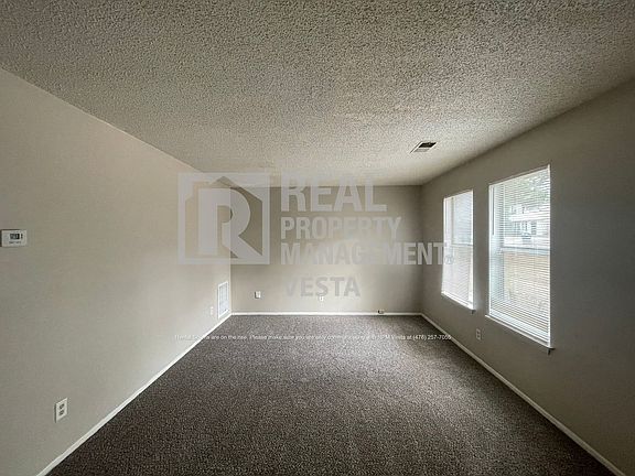 2nd image of 515 Maplewood Dr