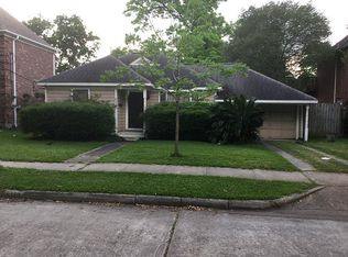 6334 Community Dr, Houston, TX 77005