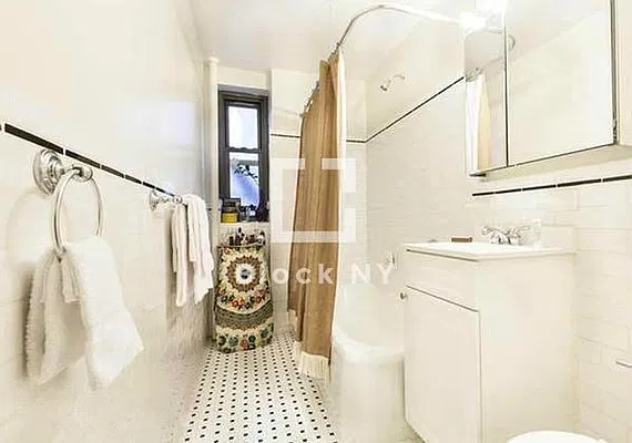 Rented by Block Holdings LLC | media 11