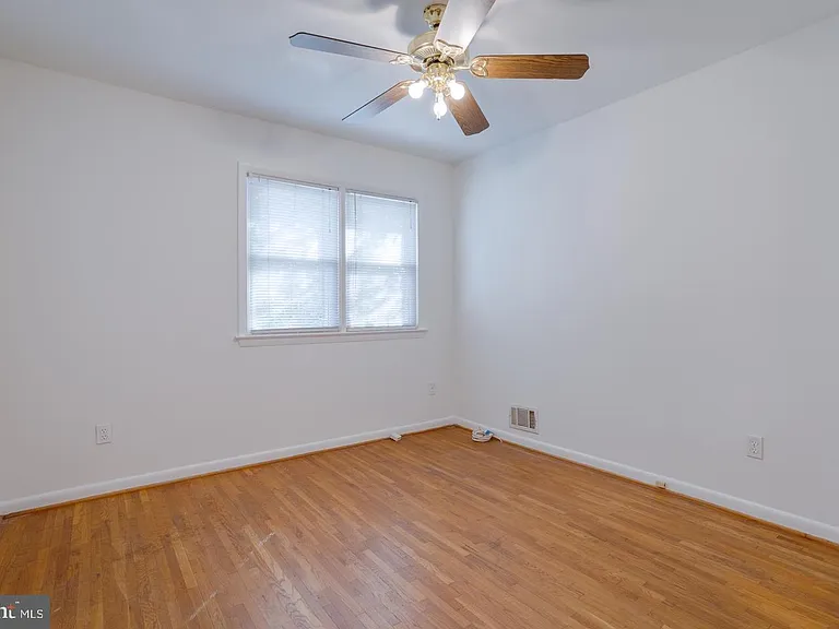 7117 Hadlow Ct — Photo 23