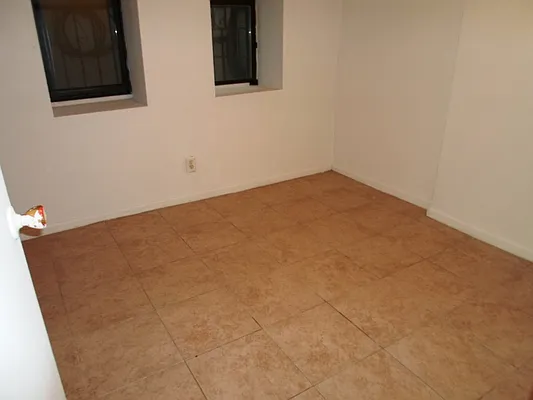 Rented by Sky Management | media 65