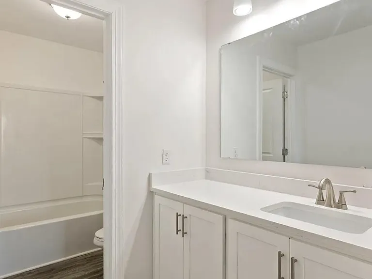 942 Keekle Ln SE — Photo 3