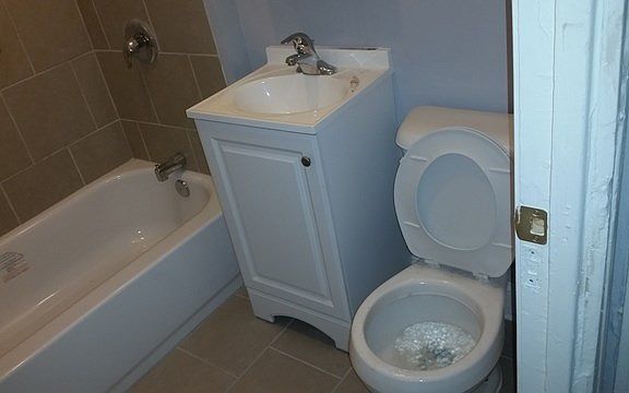 3rd image of 6839 S Crandon Ave