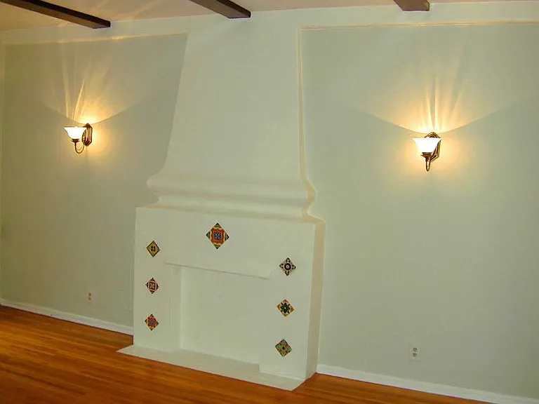 329 N Heliotrope Dr — Photo 6