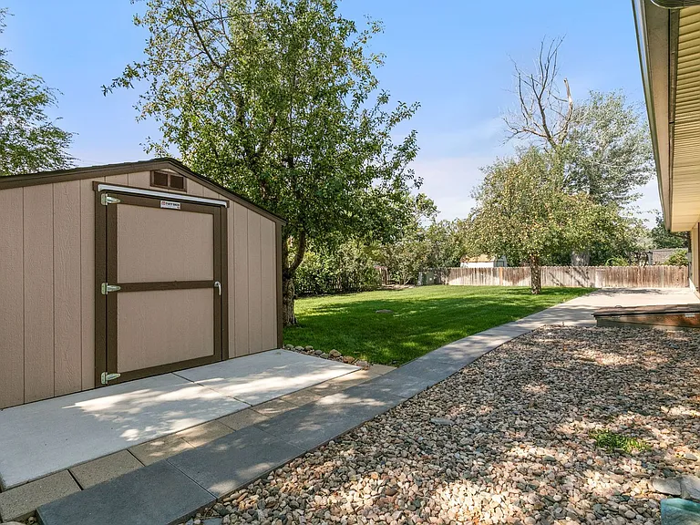 390 Knotty Pl — Photo 25