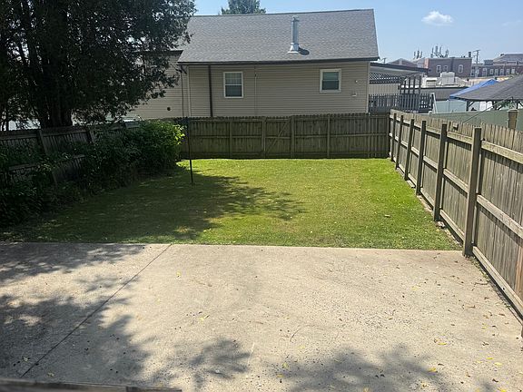 4th image of 20-22 E Center St