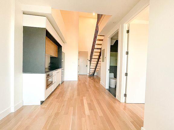 2nd image of 920 Myrtle Ave #I6c