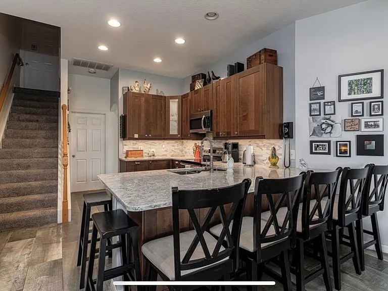 452 N Hampton Dr — Photo 26