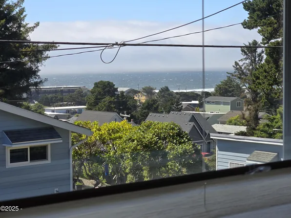 2890 NW Oar Ave, Lincoln City, OR 97367