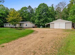 12206 Indian Ln, Gillett, WI 54124
