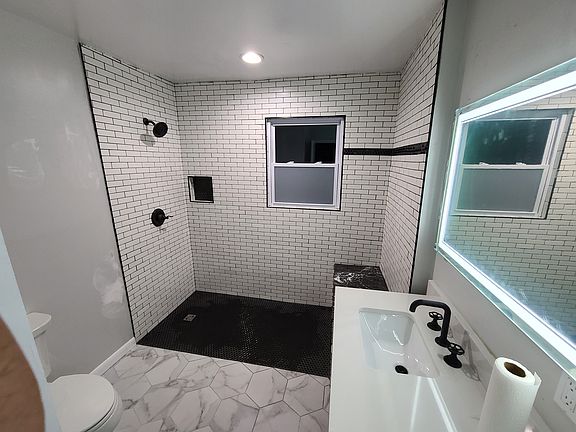 3rd image of 608 Freedom Ct