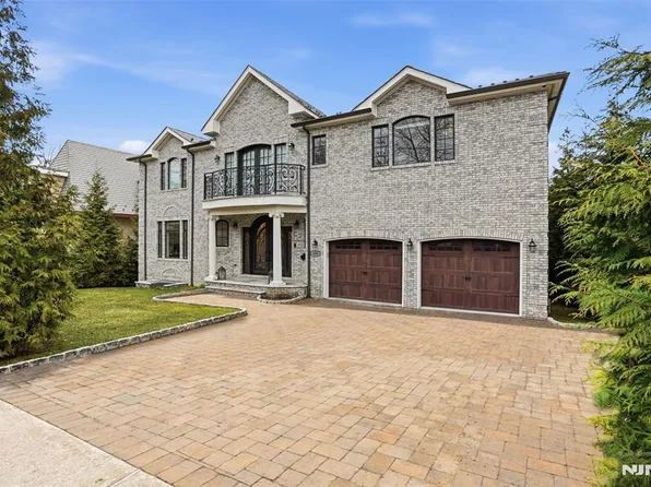 405 Liberty Rd, Englewood, NJ 07631