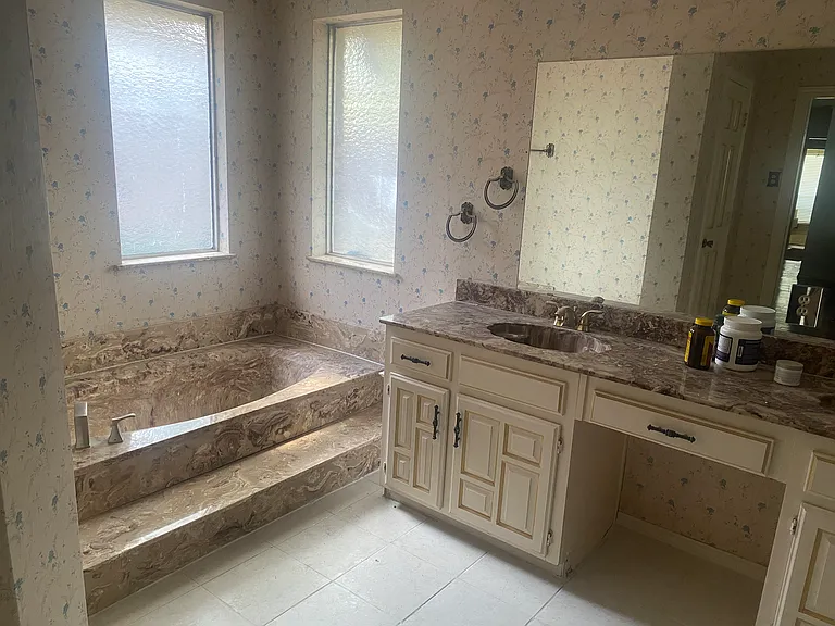 2738 Belmeade Dr — Photo 4