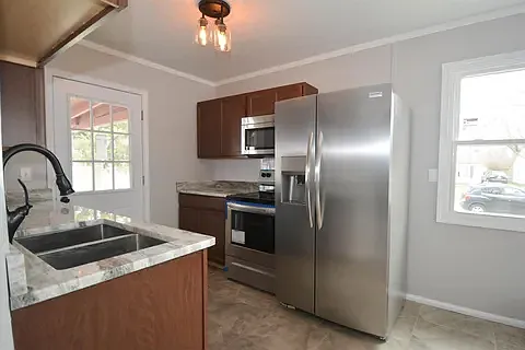 E Circle Dr — Photo 3