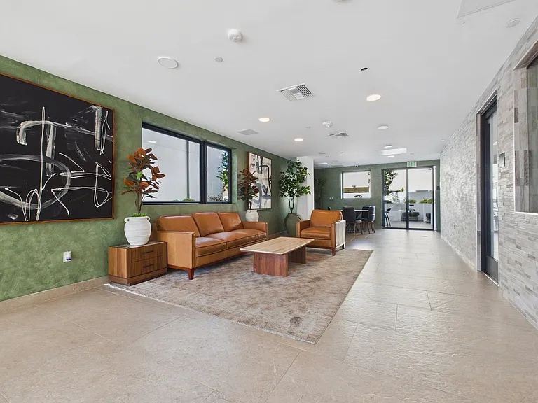 The Harper on Beverly — Photo 16