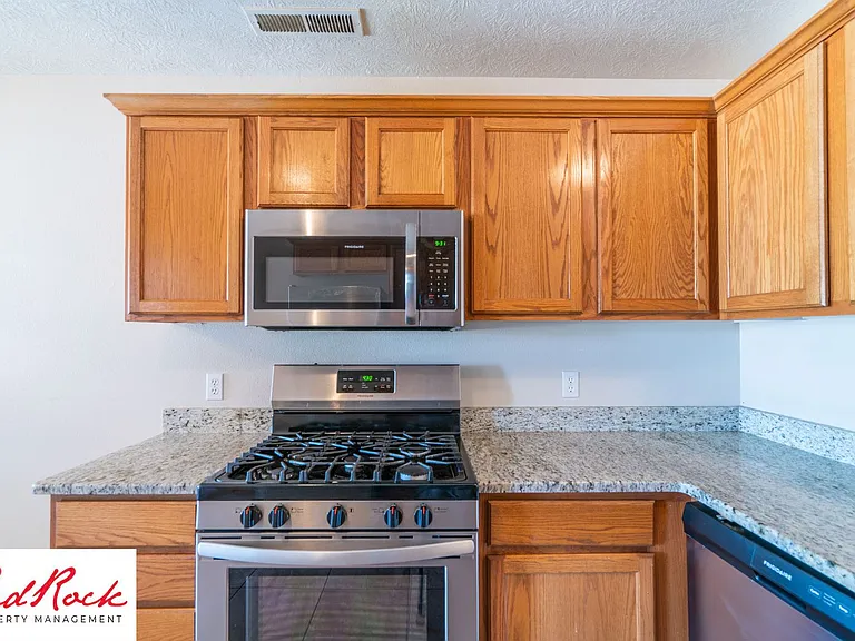 Fourplex - 620 W Evans Ridge — Photo 76