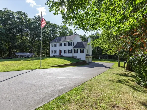 1101 Methuen St, Dracut, MA 01826