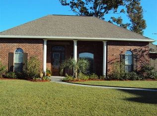 17748 E Purple Martin Ct, Baton Rouge, LA 70816