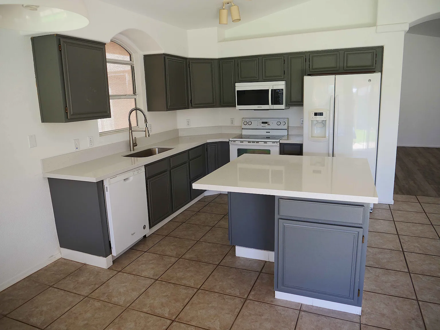 3 bed, 1509 sqft, $2,200 — Photo 3