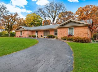 1234 Oakwood Ln, Glenview, IL 60025