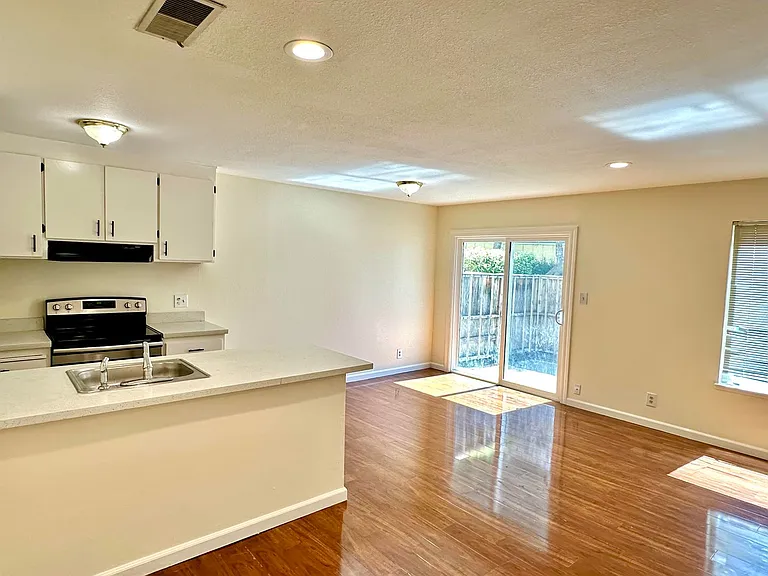 43308 Grimmer Blvd — Photo 4