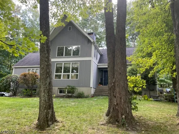 38 Sleepy Hollow Rd, Vernon Twp., NJ 07461