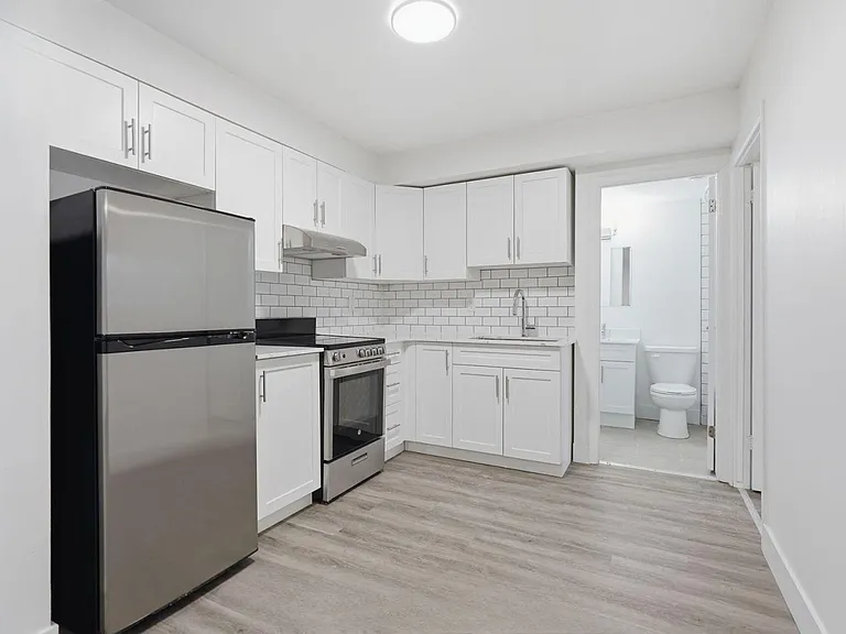 227 Cathcart St — Photo 6