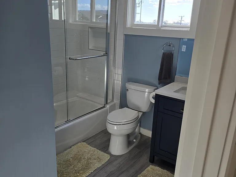 2nd floor full bath