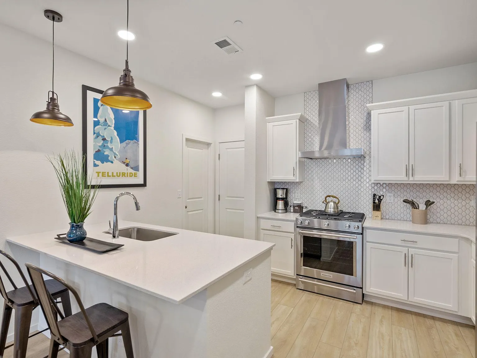 3 bed, 1710 sqft, $3,495 — Photo 4