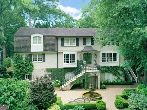 1370 Hanover West Dr NW, Atlanta, GA 30327