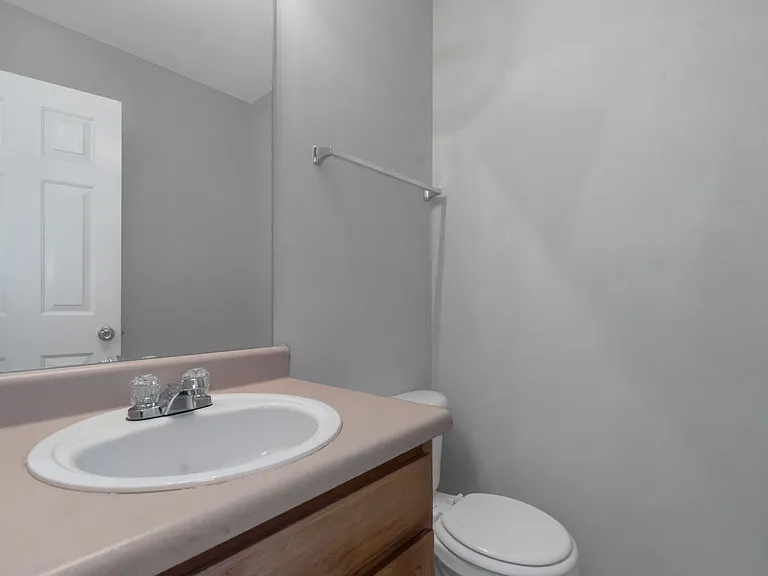 240 Dairyland Dr — Photo 14