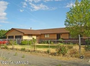 4650 Progressive Rd, Wapato, WA 98951